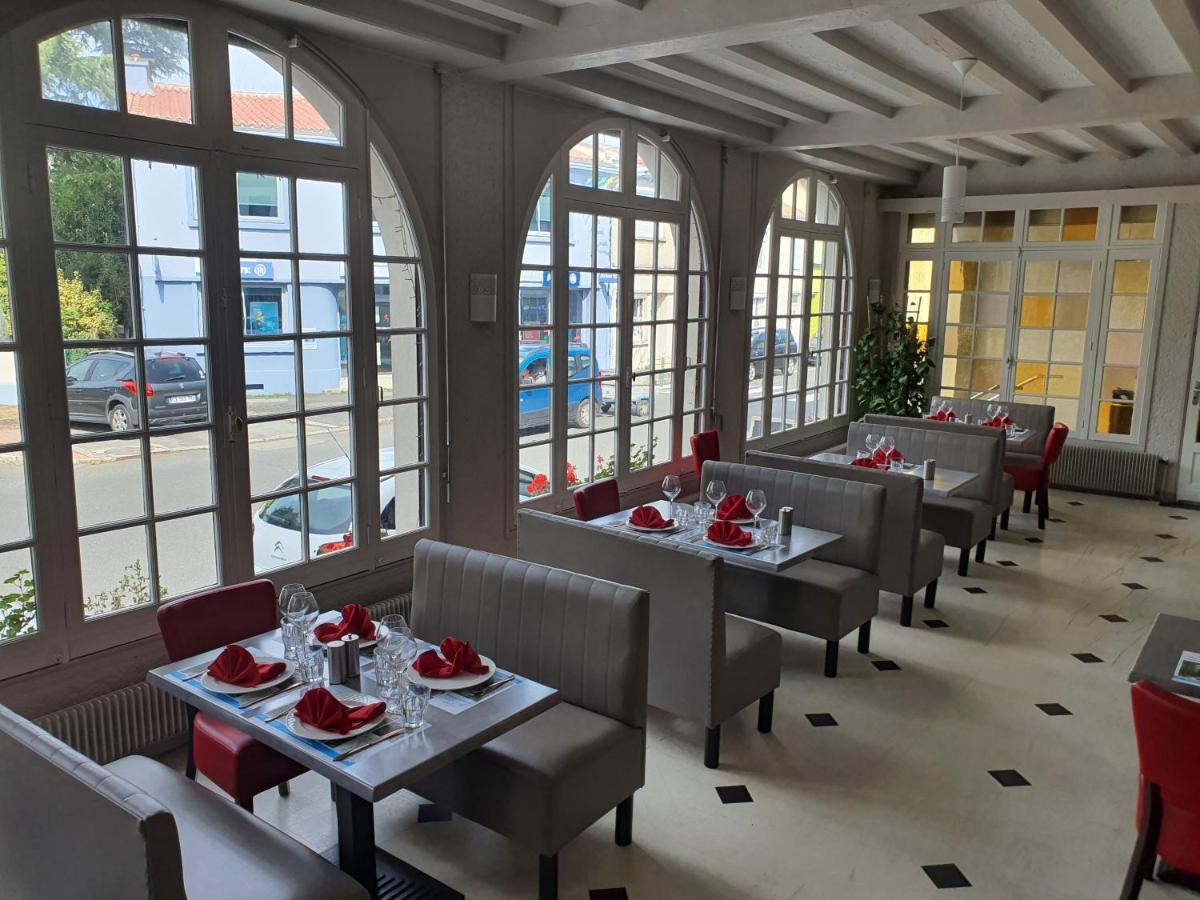 Hotel Du Cheval Blanc Cerizay المظهر الخارجي الصورة